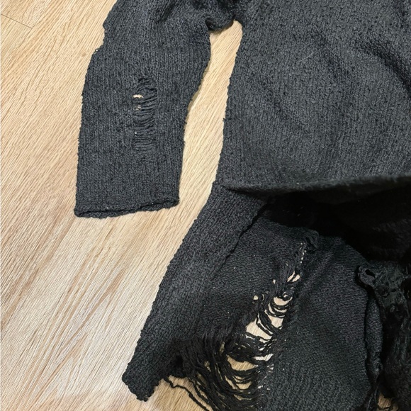 Fate Distressed V-Neck Sweater - Picture 5 of 8